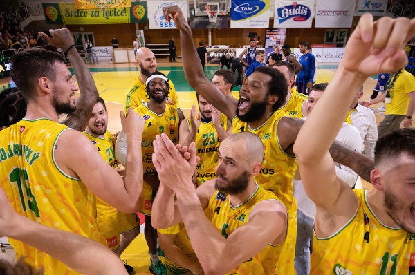 Basketbalisti Levíc prepisujú históriu slovenského basketbalu. 