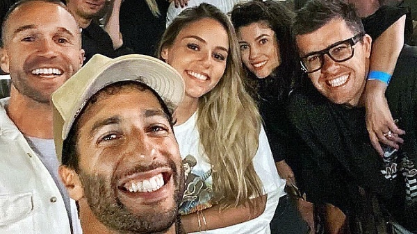 Ricciardo sa bez Heidi nepohne ani na krok.
