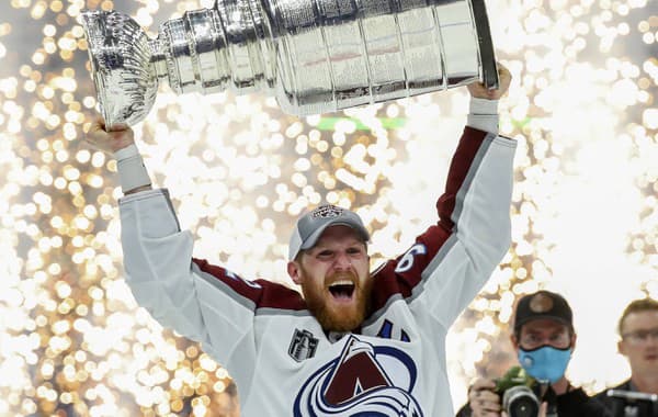 Gabriel Landeskog si nezahrá tri mesiace.