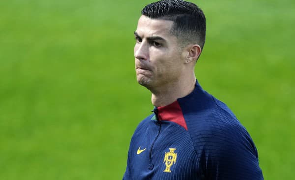 Na snímke portugalský futbalista Cristiano Ronaldo počas tréningu portugalskej futbalovej reprezentácie v Oeirase neďaleko portugalskej metropoly Lisabon.