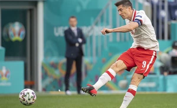 Lídrom Poľska na šampionáte bude hviezdny Robert Lewandowski.