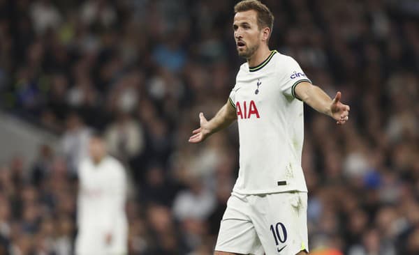 Harry Kane odohrá zápas proti iránu s kapitánskou páskou v dúhových farbách a nápisom „One Love“. 