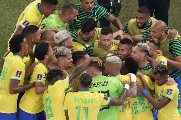 Radosť brazílskych futbalistov na MS 2022 v Katare