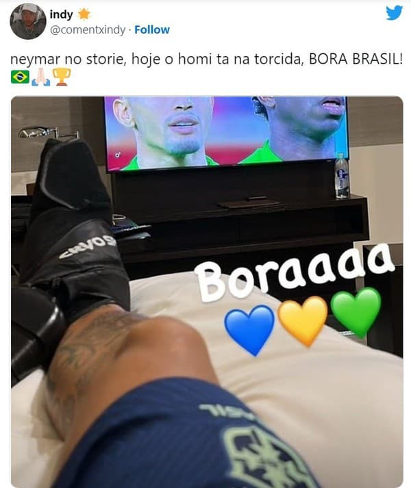 Zranený Neymar sledoval zápas na hotelovej izbe.