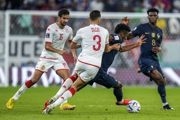 Momentka zo zápasu MS 2022 Tunisko – Francúzsko.