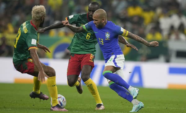 Záber zo stretnutia Kamerun - Brazília na MS 2022 v Katare.