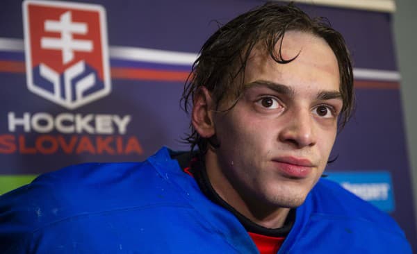 Na snímke slovenský hokejový reprezentant do 20 rokov Ondrej Molnár.