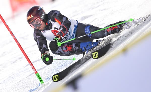 Na snímke slovenský lyžiar Andreas Žampa počas 1. kola obrovského slalomu mužov Svetového pohára v alpskom lyžovaní v rakúskom Söldene.