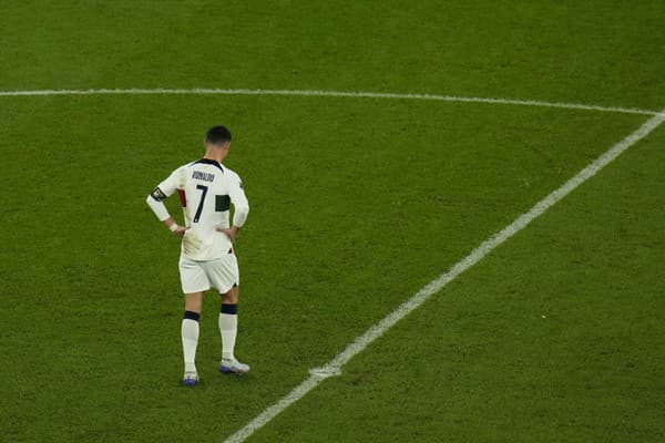 Cristiano Ronaldo sa lúčil s MS v slzách. 