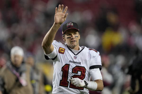 Slávny quarterback Tom Brady.