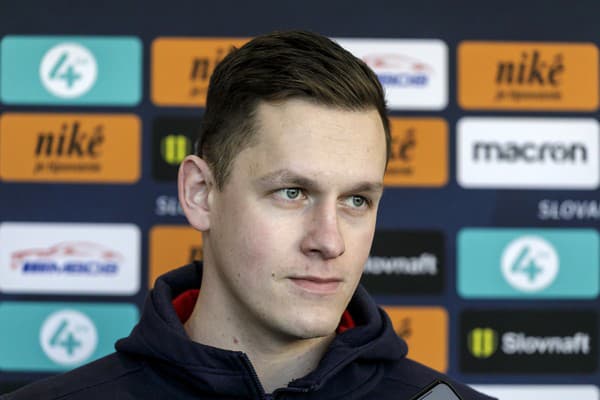 Na snímke slovenský reprezentant v hádzanej mužov Marek Páleš počas brífingu pred odchodom na turnaj do Rumunska. 