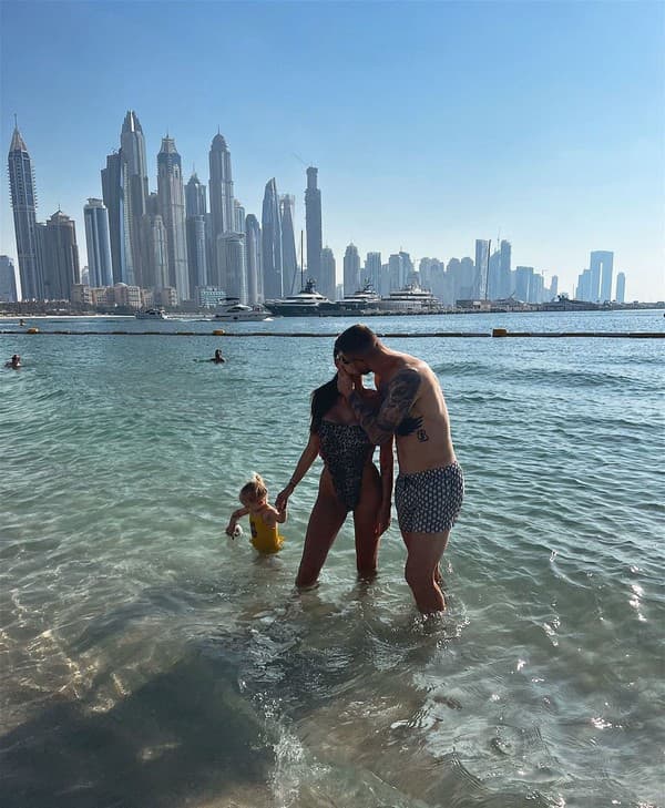 Milan Škriniar si ešte pred Vianocami vyrazil s rodinkou do Dubaja.