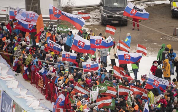 Množstvo slovenských fanúšikov prišlo v Semmeringu povzbudiť Petru Vlhovú.