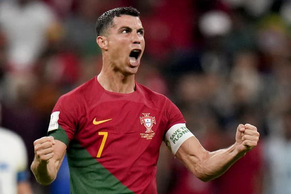 Cristiano Ronaldo v drese Portugalska.