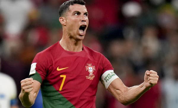 Cristiano Ronaldo v drese Portugalska.