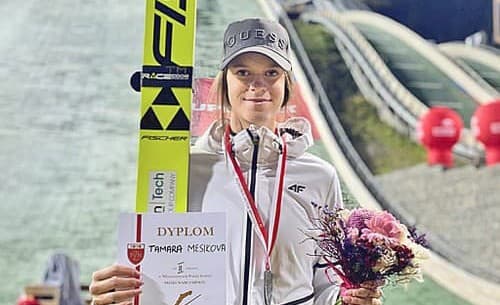 Tamara Mesíková (16) je nádejou Slovenska v skokoch na lyžiach.