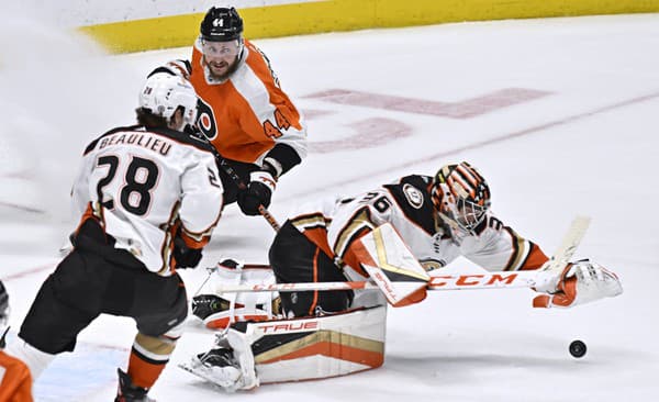 Anaheim v zostave bez Regendu prehral s Philadelphiou.