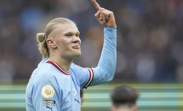 Futbalista Erling Haaland z Manchestru City sa teší z gólu v zápase 21. kola anglickej Premier League Manchester City - Wolverhampton Wanderers.