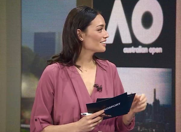 Alizé Lim pôsobí ako tenisová expertka pre zahraničnú televíznu spoločnosť.