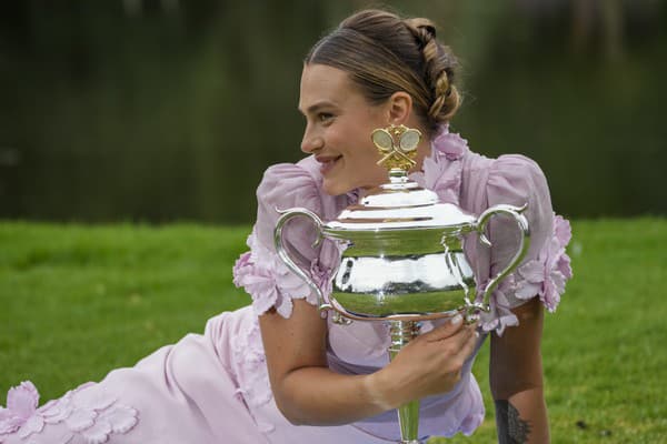 Bieloruská tenistka Arina Sobolenková sa stala prvýkrát v kariére víťazkou ženskej dvojhry na grandslamovom turnaji Australian Open. 