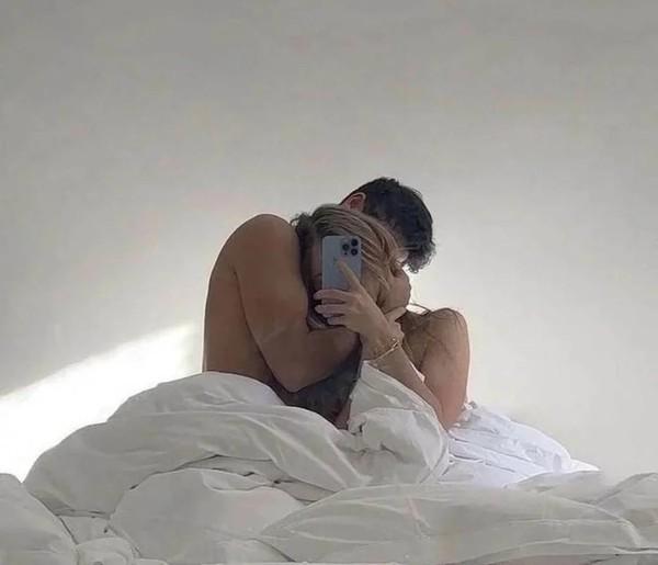 Gerad Piqué a Clara zverejnili pikantnú fotku z postele.