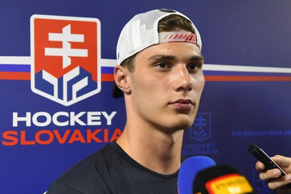 Pre Juraja Slafkovského sa nováčikovská sezóna v NHL predčasne skončila.
