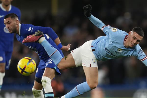 Talentovaný anglický útočník Phil Foden (vpravo).