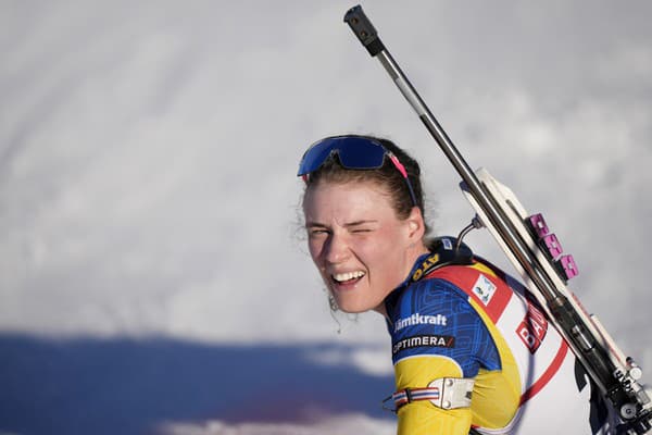 Švédska biatlonistka Hanna Öbergová získala zlato vo vytrvalostných pretekoch na 15 km na majstrovstvách sveta v nemeckom Oberhofe.