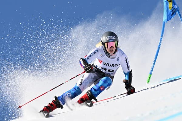 Slovenská lyžiarka Rebeca Jančová na trati počas 1. kola obrovského slalomu na MS. 