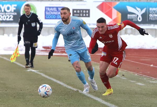 Útočník Róbert Polievka (Banská Bystrica) v zápase proti Slovanu Bratislava.