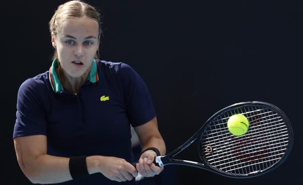Anna Karolína Schmiedlová uzatvára prvú stovku v rebríčku WTA.