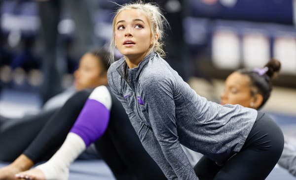 Gymnastka Olivia Dunnová.