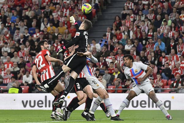 Zápas medzi Athleticom Bilbaom a FC Barcelonou bol poriadne ostrý a dramatický.