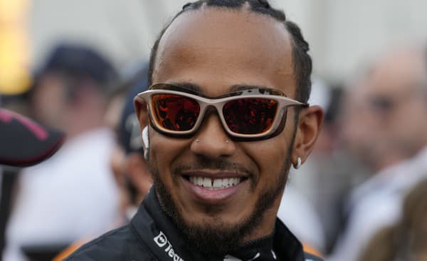 Lewis Hamilton je sedemnásobným majstrom sveta F1.