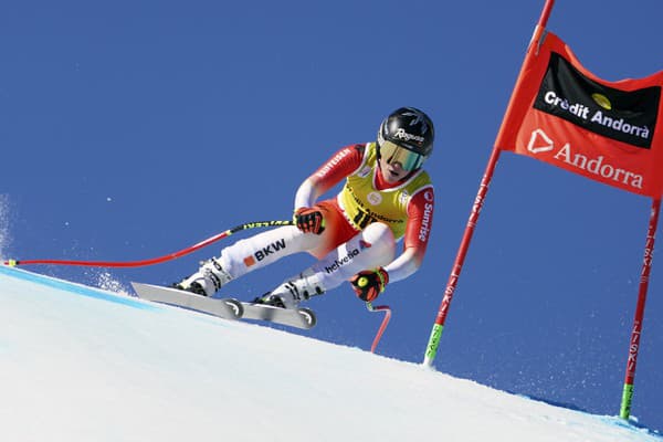 Švajčiarka Lara Gutová Behramiová na trati super-G. 