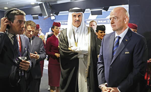 Infantino (vpravo) bol terčom špionážnej akcie zo strany Katarčanov.