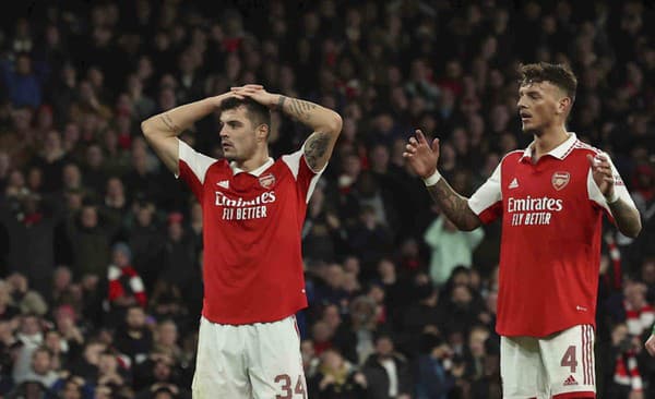 Anglický Arsenal prekvapivo končí už v osemfinále Európskej ligy.