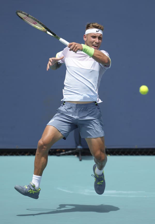 Slovenský tenista Alex Molčan postúpil už do semifinále dvojhry na antukovom turnaji ATP v bosnianskej Banja Luke.