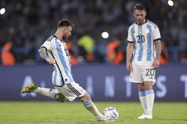 Argentínsky futbalista Lionel Messi zaznamenal 100. gól v kariére v národnom drese.