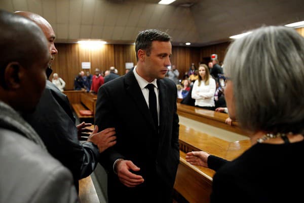 Oscar Pistorius počas súdneho procesu v roku 2016.