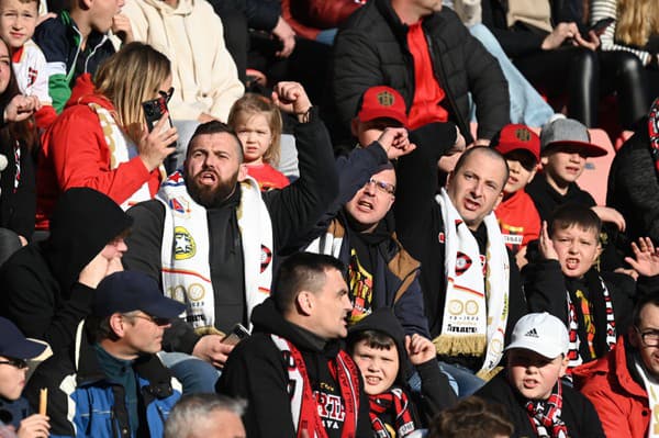 Fanúšikovia Spartak Trnava v derby so Slovanom Bratislava.