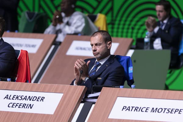 Slovinec Aleksander Čeferin pokračuje na poste prezidenta Európskej futbalovej únie (UEFA).