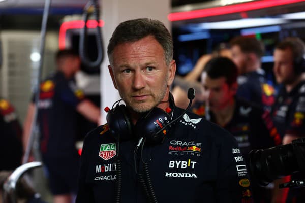 Christian Horner je z hľadiska platu najlepšie zarábajúcim lídrom tímu s ročným platom 8,2 milióna libier.