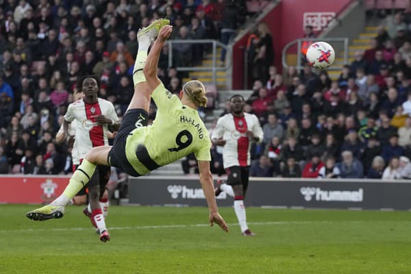 Erling Haaland strelil v aktuálnom ročníku Premier League už 30 gólov.