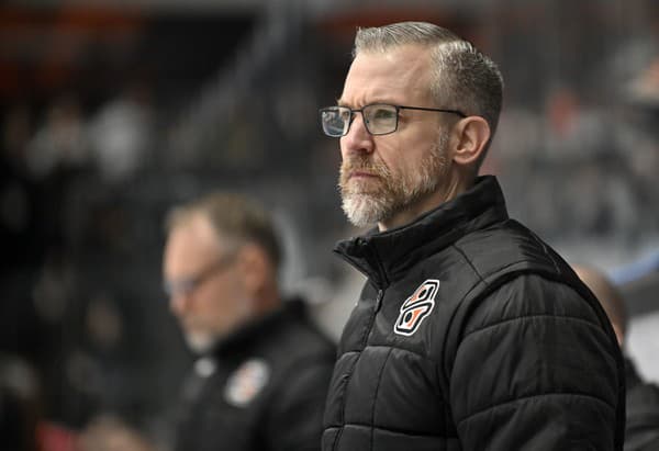 Hlavný tréner HC Košice Dan Ceman v šiestom zápase semifinále play-off hokejovej Tipos extraligy