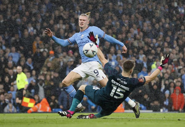 Erling Haaland hviezdi v Manchestri City.