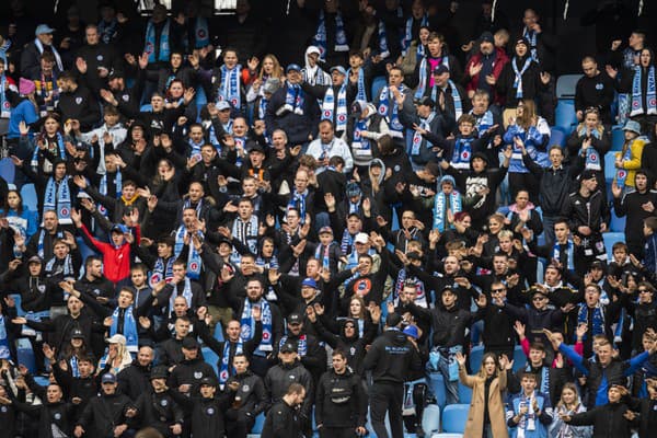 Diváci počas zápasu 5. kola nadstavbovej časti Fortuna ligy v skupine o titul ŠK Slovan Bratislava - MFK Dukla Banská Bystrica.