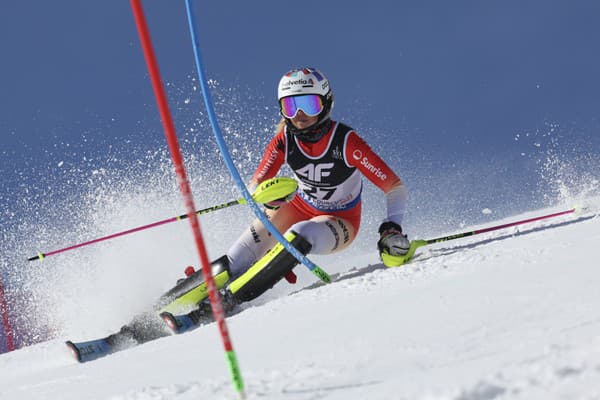 Švajčiarsku lyžiarku Aline Daniothovú sprevádzajú počas kariéry početné zranenia.