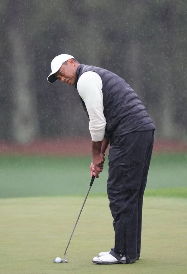 Hviezdny golfista Tiger Woods desať dní po odstúpení z Masters absolvoval operáciu členku.