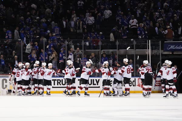 Hokejisti New Jersey Devils vyrovnali sériu s NY Rangers na 2:2.